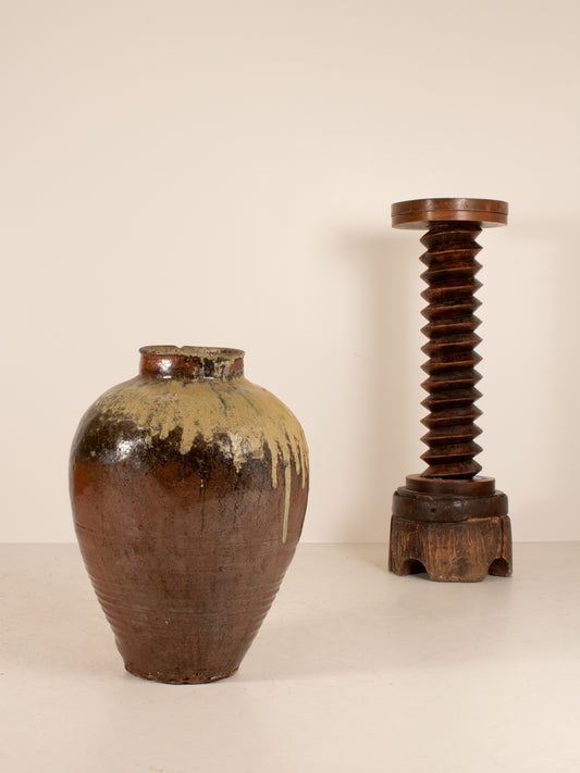 decoractive antique pot and vintage stand