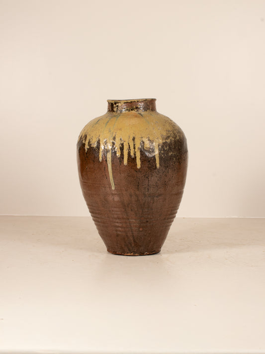 decoractive antique pot and vintage stand